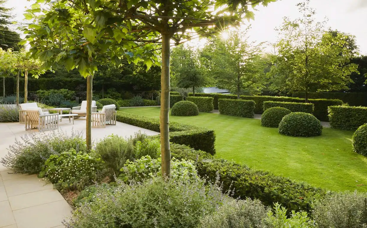 Southampton, NY Landscape Maintenance Company